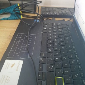 Prodajem Asus laptop rabljeni42