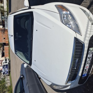 Prodajem auto