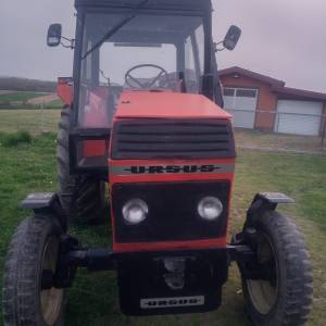 Prodajem traktor Ursus 902b