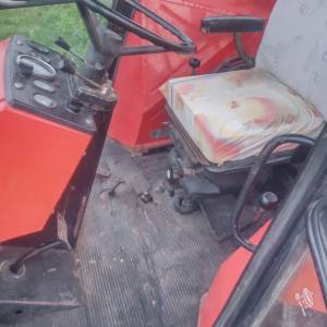 Prodajem traktor Ursus 902b