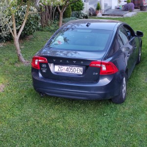 Prodajem Volvo s60 u super stanju!!!