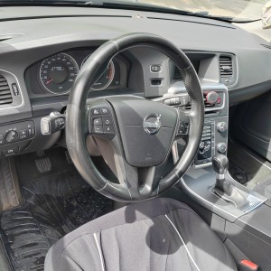 Prodajem Volvo s60 u super stanju!!!