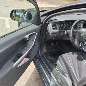 Prodajem Volvo s60 u super stanju!!!