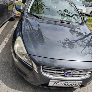 Prodajem Volvo s60 u super stanju!!!