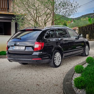 ŠKODA SUPERB 2.0 TDI 140KS – FULL OPREMA – BEZ ULAGANJA