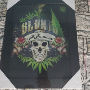 Slika 3D - 3 slike ,Lubanja , trava, , Blunts Roses ,Novo !