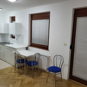Stan,Maksimir,Ravnice, 25m2,1sobni,2kat,balkon,klima,namješten