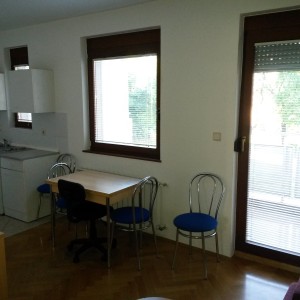 Stan,Maksimir,Ravnice, 25m2,1sobni,2kat,balkon,klima,namješten