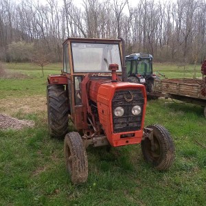 TRAKTOR IMT 560