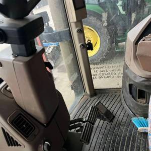 Traktor JD 8300