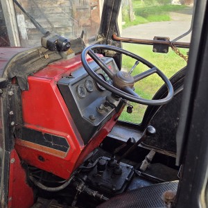 Traktor Universal U-453 prodajem