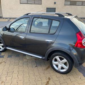Dacia Sandero Stepway 1.6-tvornički plin..Reg 1 godinu..Klima..Alu