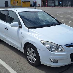 Hyundai i30, 2008. godište, 1.6 Diesel, 4 zimske, 4 ljetne gume, thule