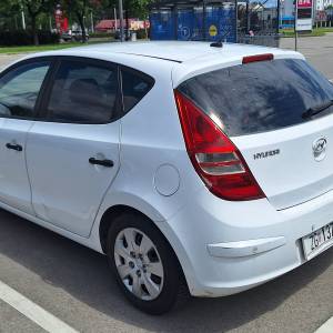Hyundai i30, 2008. godište, 1.6 Diesel, 4 zimske, 4 ljetne gume, thule