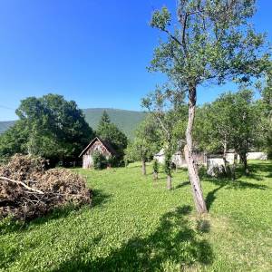Kuća / imanje (2 nekretnine) za prodaju- Frkašić, Korenica- Lika