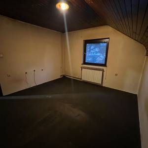 PRODAJA KUĆE U PETRIJEVCIMA, 230M2