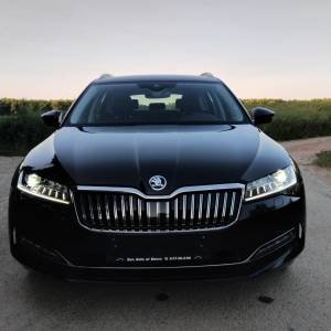 Škoda Superb Combi 2,0 TDI model 2021g.DSG, matrix, keyless, virtualni