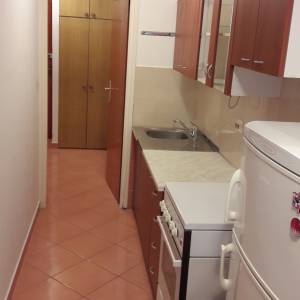 Srednjaci, 41 m2, tramvaj, lift, klima, odvojena soba