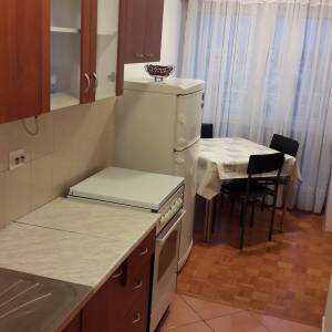 Srednjaci, 41 m2, tramvaj, lift, klima, odvojena soba