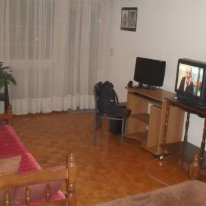 Srednjaci, 41 m2, tramvaj, lift, klima, odvojena soba