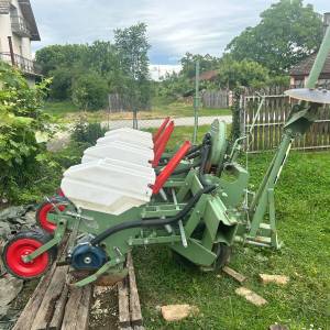 Traktor, sijačica, tanjurača i plug