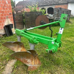 Traktor, sijačica, tanjurača i plug