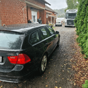 Bmw 318d 2009god