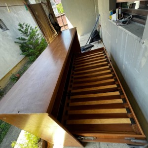 Dječji krevet s regalom i ormar