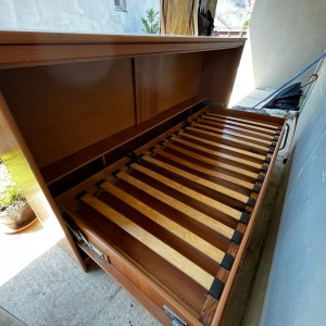 Dječji krevet s regalom i ormar