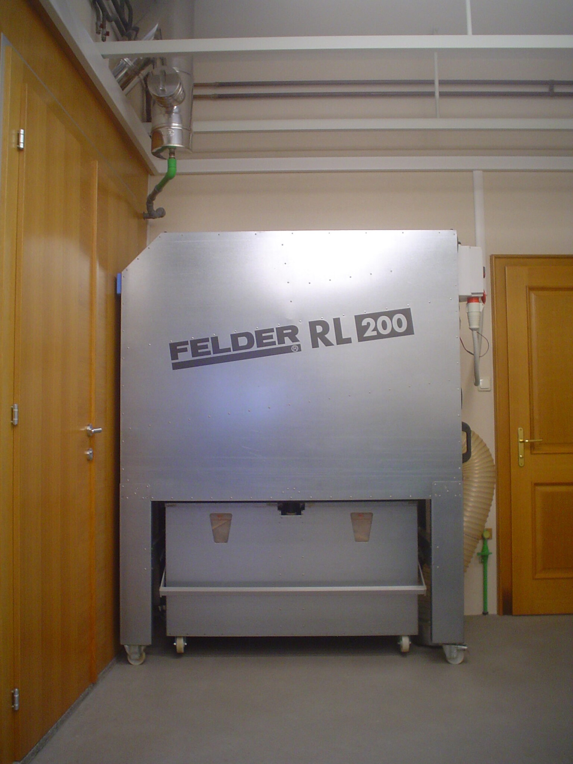 Felder RL 200 - industrijski mobilni odsis za piljevinu