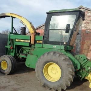 Silokombajn John Deere 5720