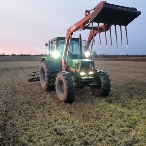 Deutz fahr 4.51 sa prednjim utovarivačem, moguca zamjena