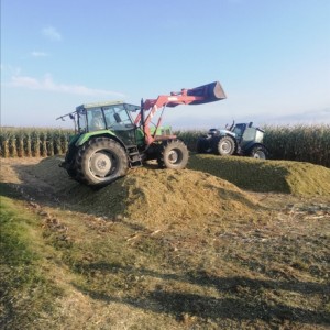 Deutz fahr 4.51 sa prednjim utovarivačem, moguca zamjena