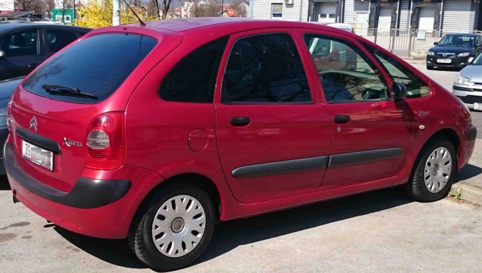 Prodajem Xsara Picasso 2.0HDi 2005 godište, prvi vlasnik
