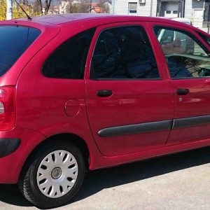 Prodajem Xsara Picasso 2.0HDi 2005 godište, prvi vlasnik