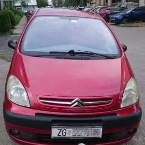 Prodajem Xsara Picasso 2.0HDi 2005 godište, prvi vlasnik
