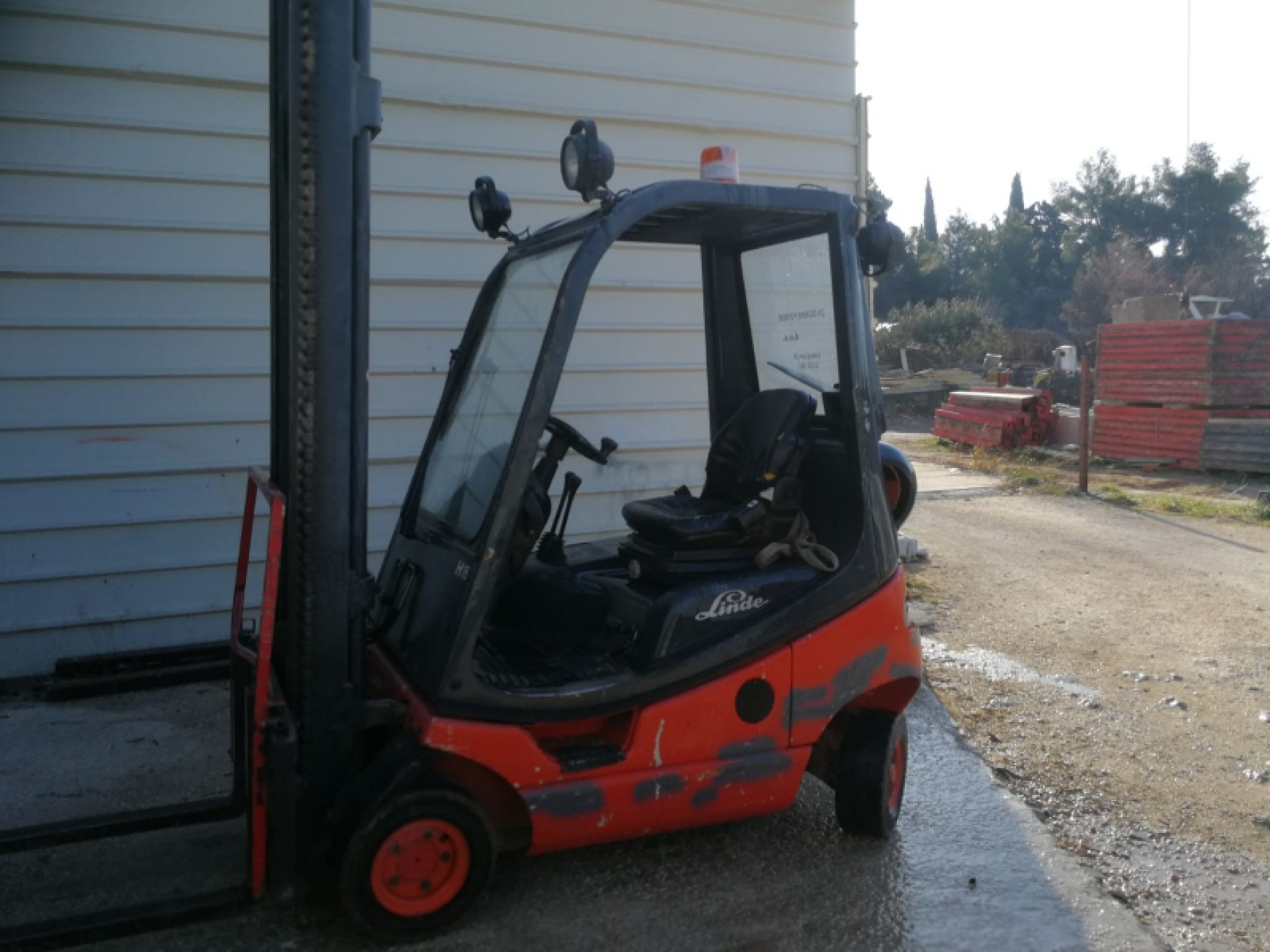 Prodajem čeoni viličar, Linde H16T, plin, VW motor