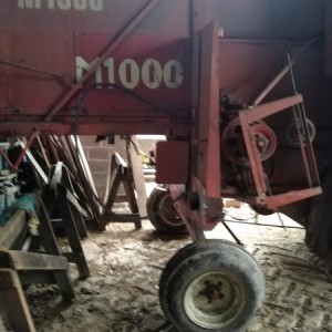 Prodajem kombajn Fahr M100