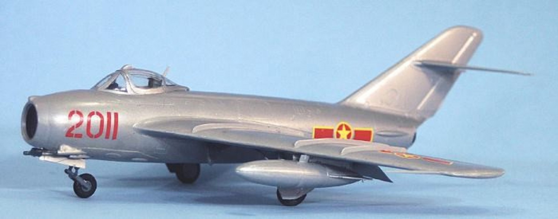 Maketa avion MiG-17 F 1/48 Mikoyan i Gurevič MiG