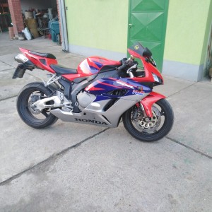 HONDA CBR 1000RR