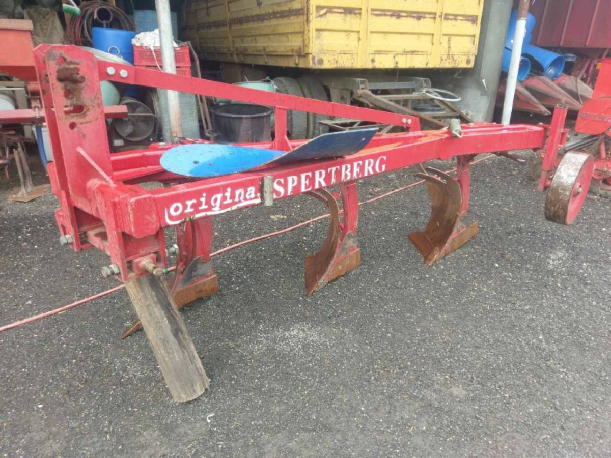 Plug helti 3 brazde