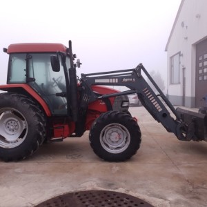 traktor mc cormik cx 105