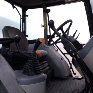 traktor mc cormik cx 105