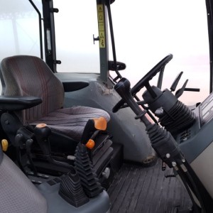 traktor mc cormik cx 105