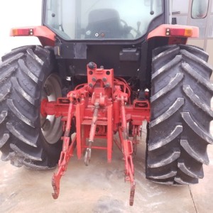 traktor mc cormik cx 105
