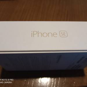 Iphone SE 16 GB zlatne boje