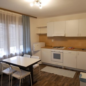 DVOSOBNI STAN u kući IZNAJMLJUJE SE U KOPRIVNICI