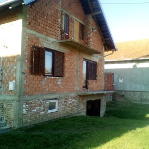 KUCA U VARDARCU 636 m2