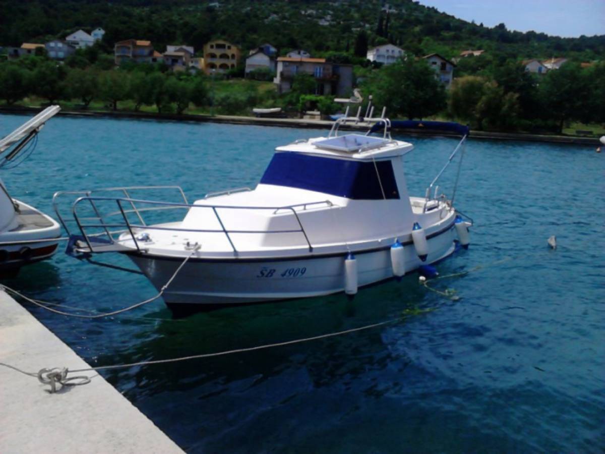 Galeb 6,75 m,motor Mercedes 50 kW, 1232 r.s.Šibenik-Raslina