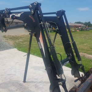 Prednji utovarivac za case JX ili nevholand td
